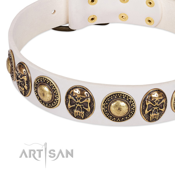 Strong D-ring on full grain leather dog collar for your doggie