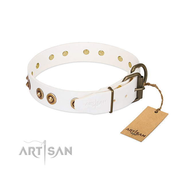 Rust-proof D-ring on natural leather dog collar for your four-legged friend