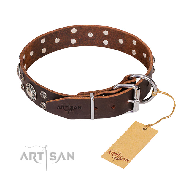 Easy wearing adorned dog collar of best quality natural leather